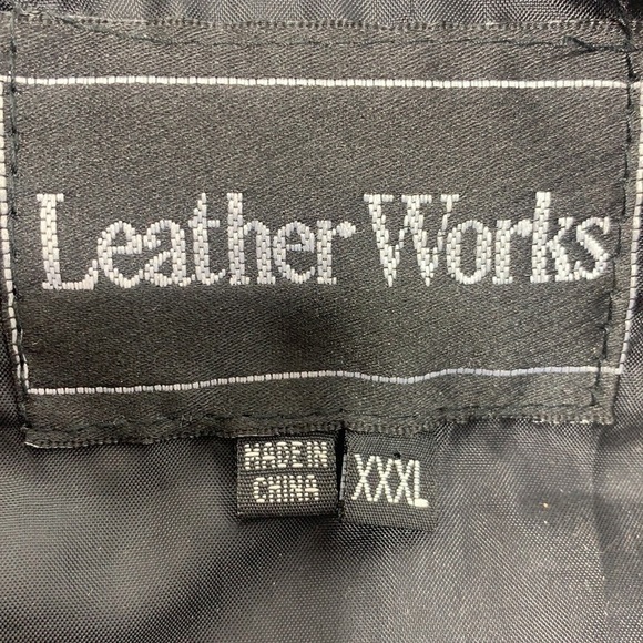WOMEN’S Leather Works Black Genuine Leather Motorcycle Vest Zip Up Size 3XL - Picture 7 of 8
